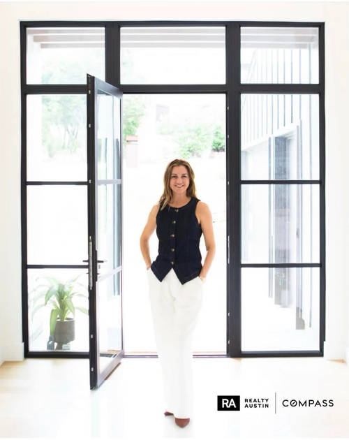 Photo of Kristine Hunton