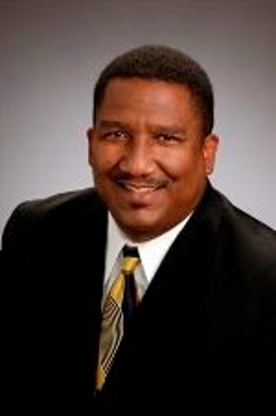 Photo of Elliott Holmes