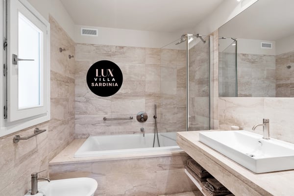 11 of 17. bathroom